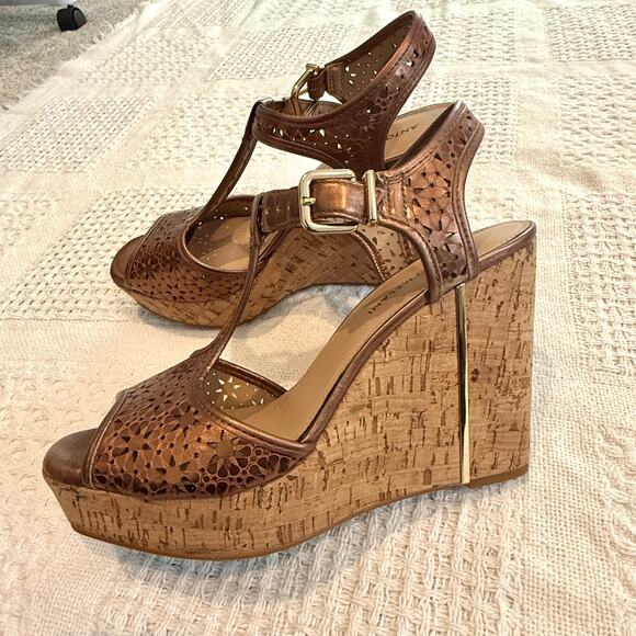 Antonio Melani 9 Selena metallic perforated t strap cork platform wedge 3088 - Picture 9 of 9